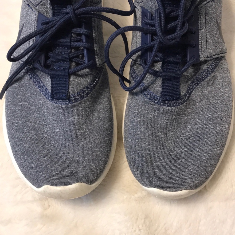 Nike’s - Picture 2 of 5